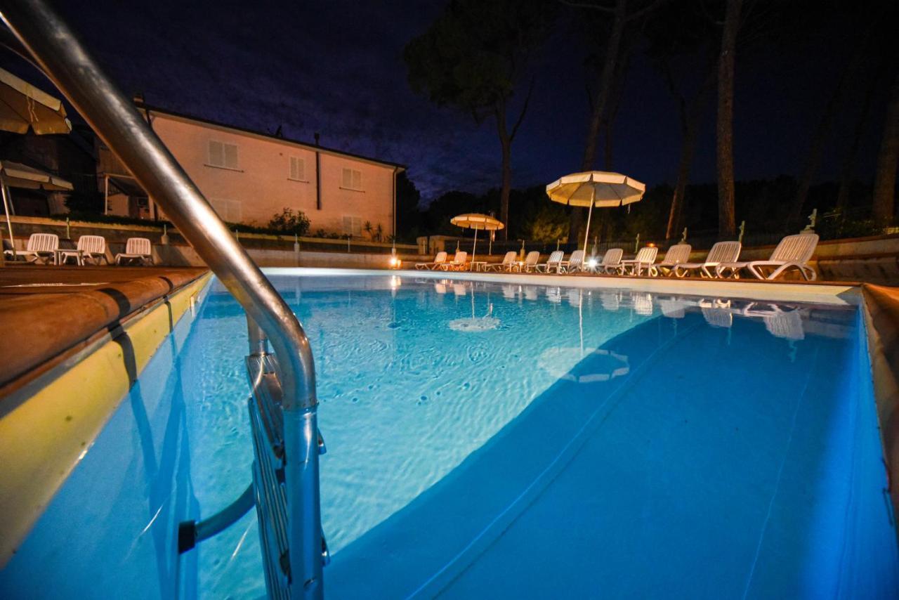 Hotel Kon Tiki San Vincenzo Extérieur photo