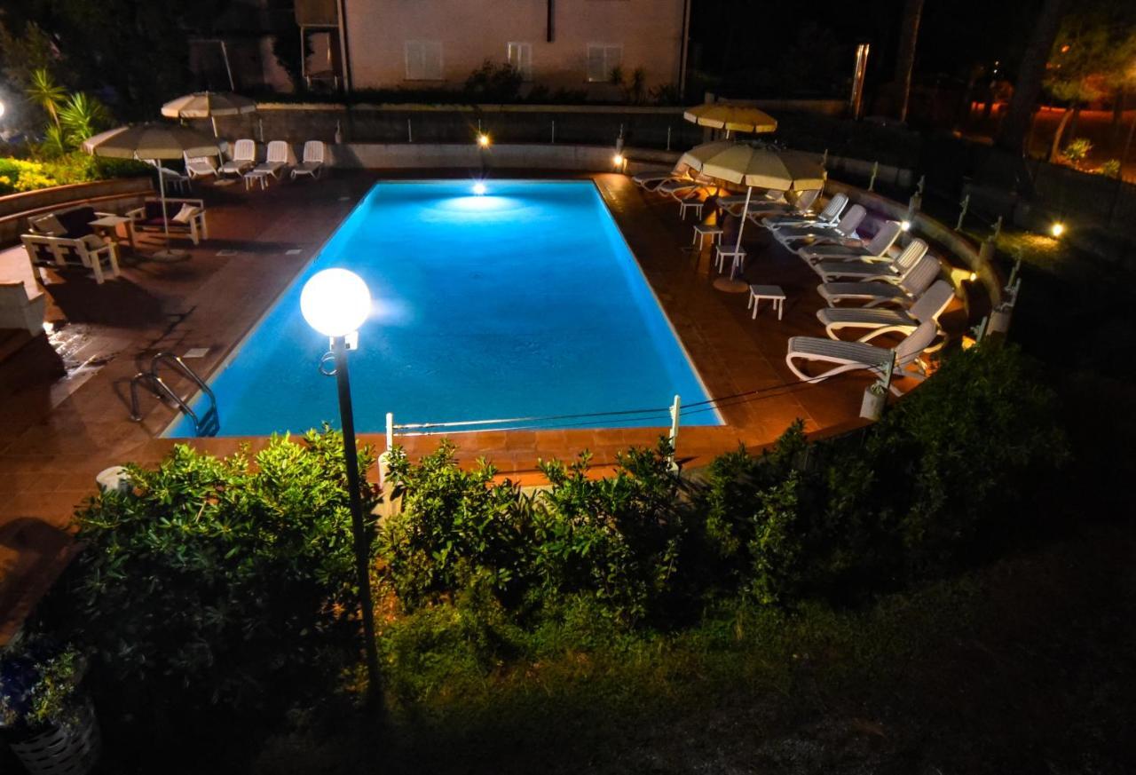 Hotel Kon Tiki San Vincenzo Extérieur photo